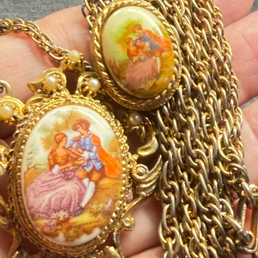 Necklace Gold Tone Faux Pearl Fragonard Courting Couple Victorian Style 24 In - Picture 12 of 14